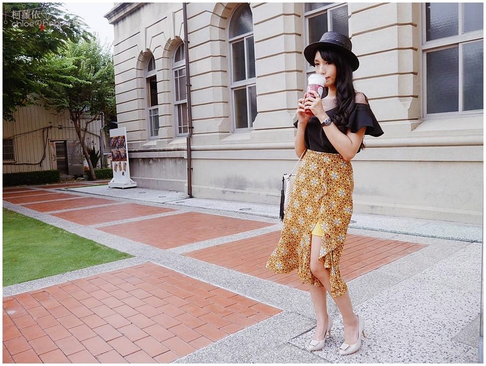 COCO_b.jpg COCO_b.jpg