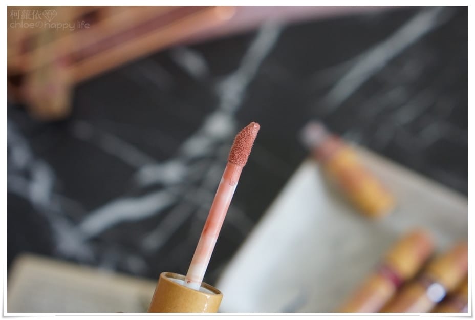 CC焦糖色誘惑勻霧液態唇膏_04.JPG CC焦糖色誘惑勻霧液態唇膏_04.JPG