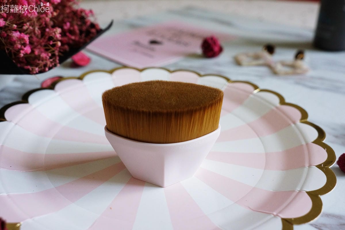 植村秀 極保濕輕感防護乳、花瓣肌粉亮粉底液、#55零刷痕粉底刷 粉紅限量版、秒定妝控油噴霧13.JPG 植村秀 極保濕輕感防護乳、花瓣肌粉亮粉底液、#55零刷痕粉底刷 粉紅限量版、秒定妝控油噴霧13.JPG