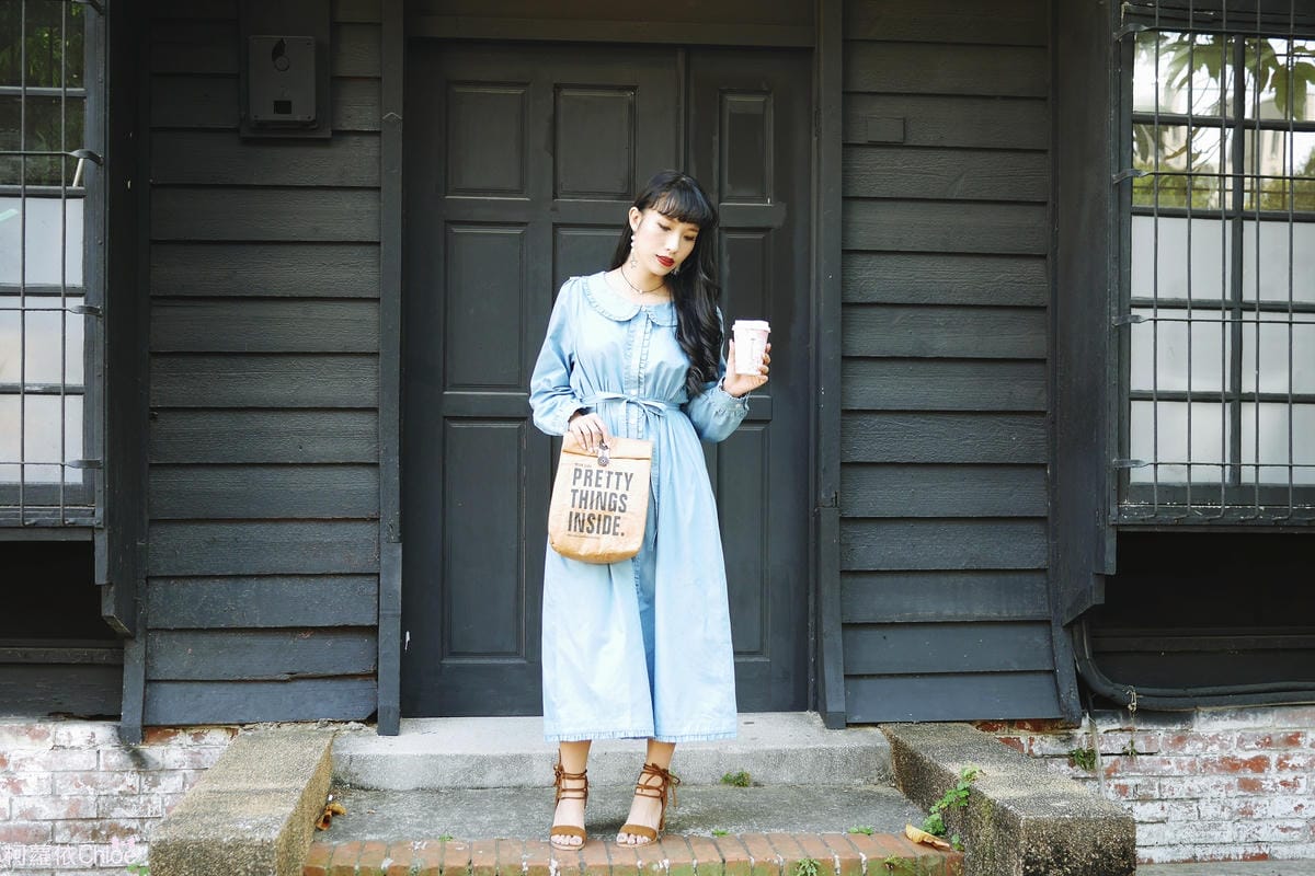 日系圓領荷葉滾邊綁帶丹寧連身裙洋裝.JPG 日系圓領荷葉滾邊綁帶丹寧連身裙洋裝.JPG