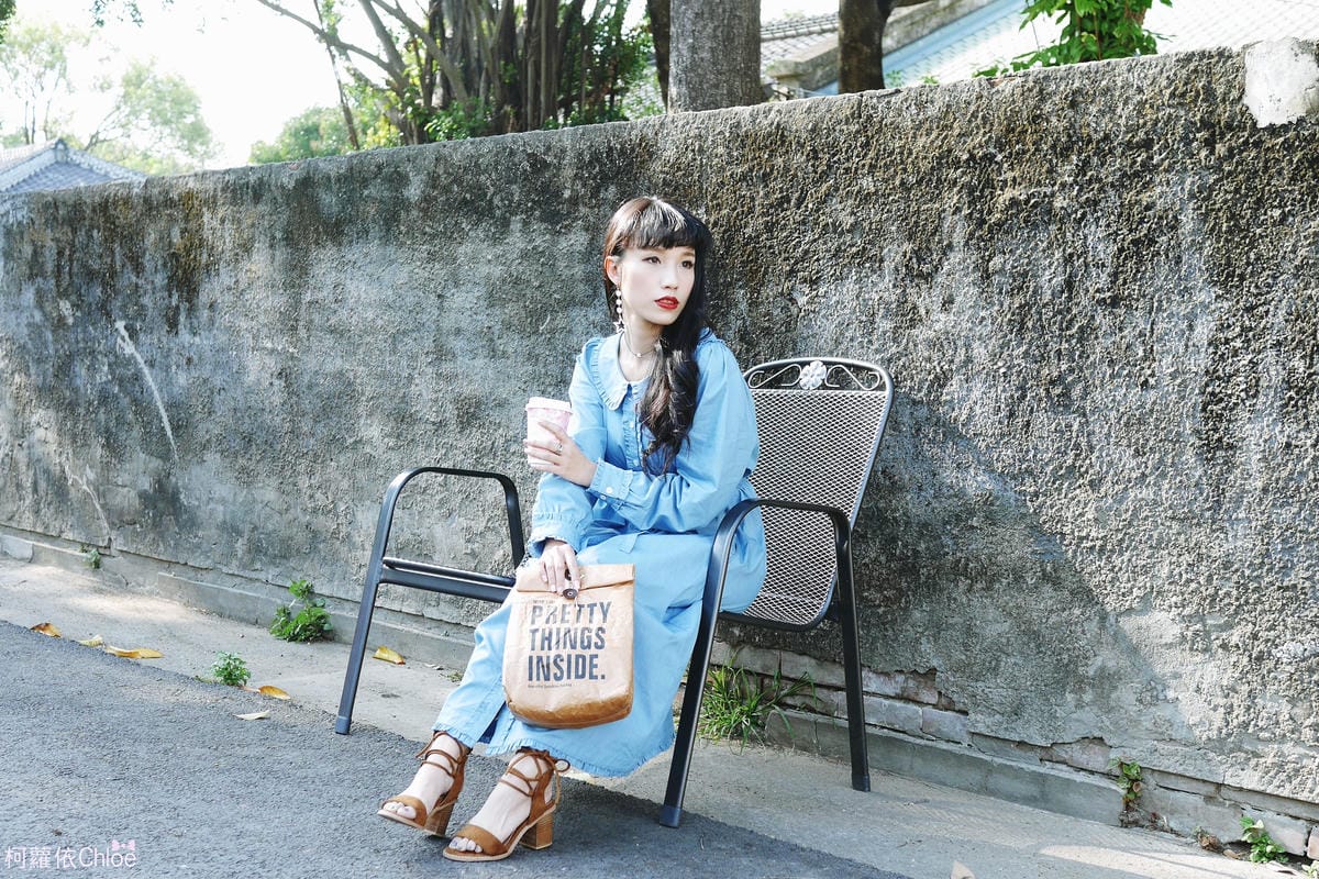 日系圓領荷葉滾邊綁帶丹寧連身裙洋裝4.JPG 日系圓領荷葉滾邊綁帶丹寧連身裙洋裝4.JPG