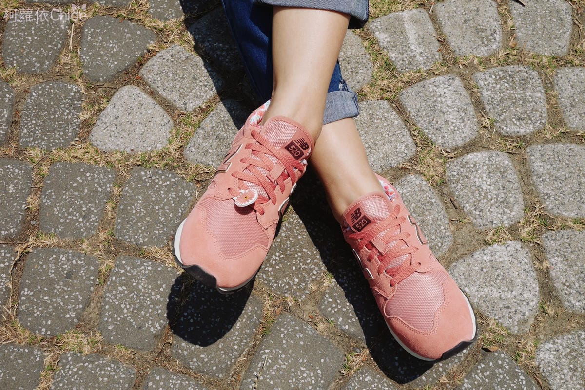 微甜輕運動時尚穿搭 New Balance 520 復古運動鞋 女鞋 粉紅 WL520AA_10.JPG 微甜輕運動時尚穿搭 New Balance 520 復古運動鞋 女鞋 粉紅 WL520AA_10.JPG