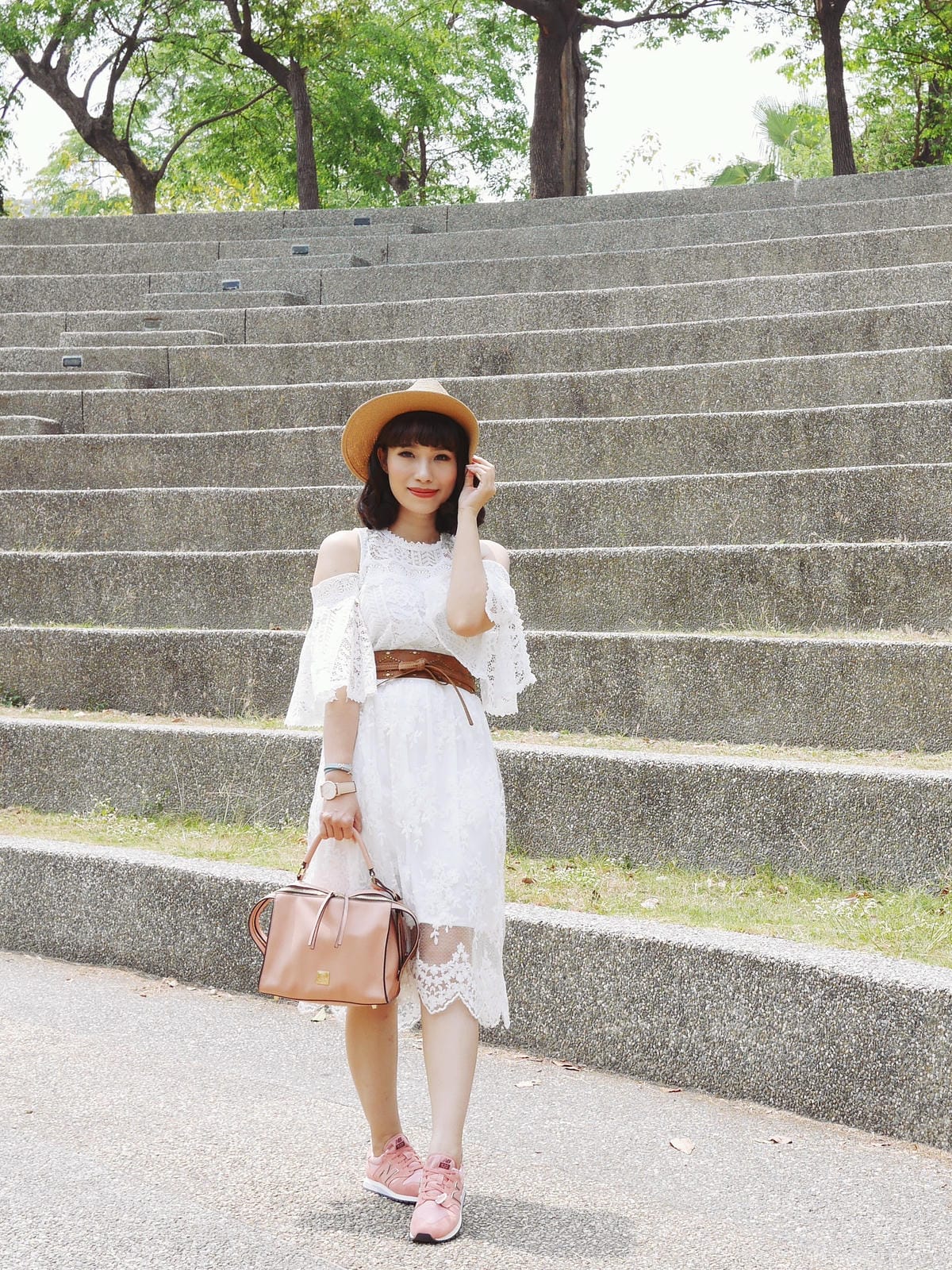 微甜輕運動時尚穿搭 New Balance 520 復古運動鞋 女鞋 粉紅 WL520AA_19.JPG 微甜輕運動時尚穿搭 New Balance 520 復古運動鞋 女鞋 粉紅 WL520AA_19.JPG