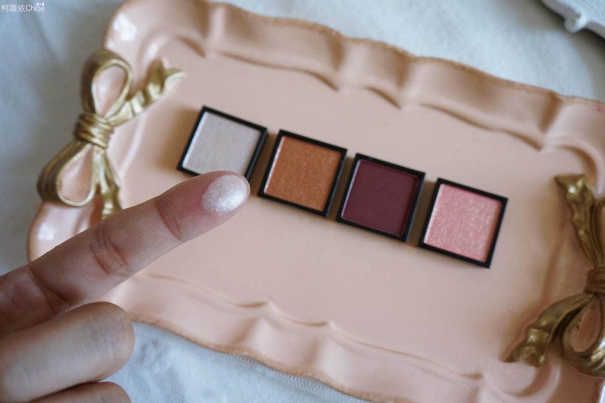 Solone 愛麗絲魔法眼線液筆 異想追逐魅惑眼影5.JPG Solone 愛麗絲魔法眼線液筆 異想追逐魅惑眼影5.JPG