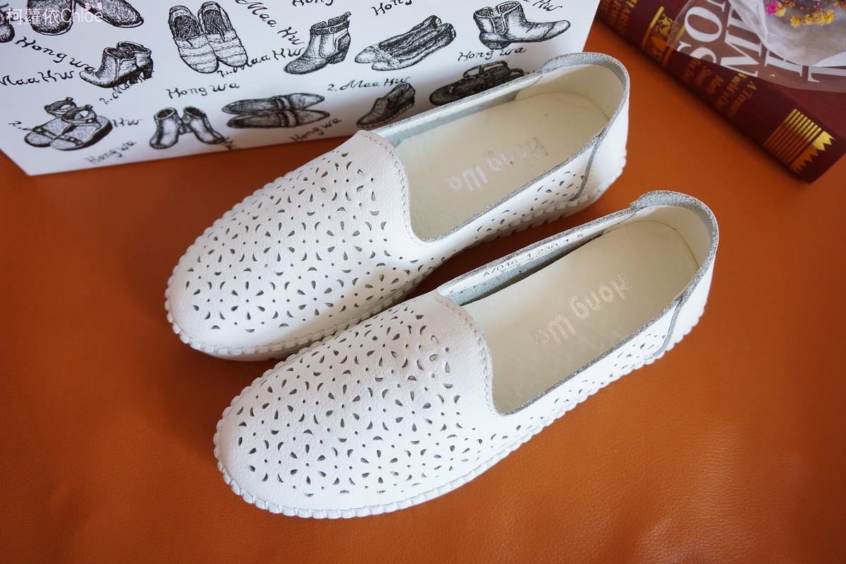 2.Maa x Hong Wa簡約風碎花沖孔懶人便鞋2.JPG 2.Maa x Hong Wa簡約風碎花沖孔懶人便鞋2.JPG