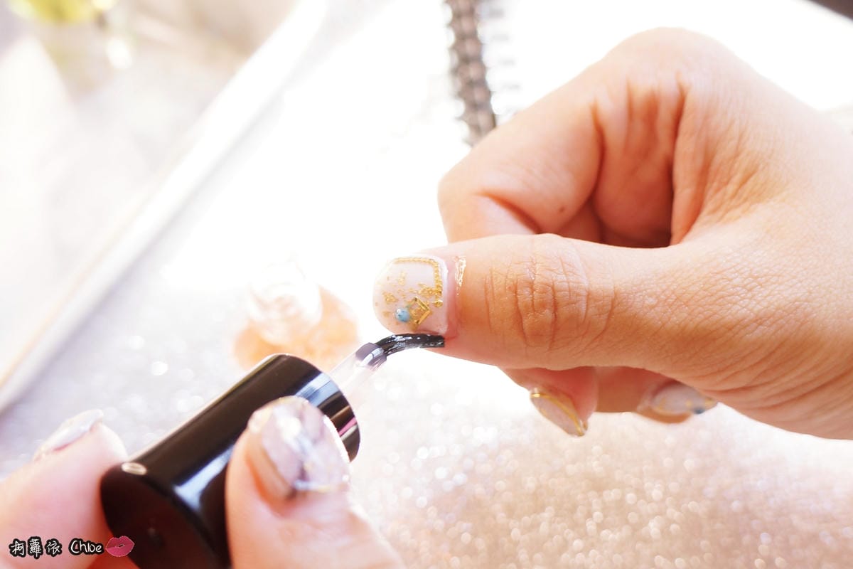 MILD%5CS曼思指緣修護油水性可剝健康指彩+2in1護甲12.JPG MILD%5CS曼思指緣修護油水性可剝健康指彩+2in1護甲12.JPG