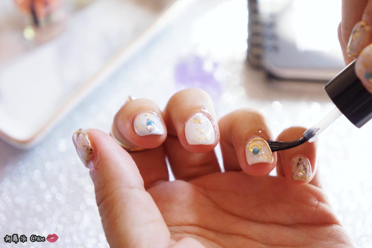 MILD%5CS曼思指緣修護油水性可剝健康指彩+2in1護甲7.JPG MILD%5CS曼思指緣修護油水性可剝健康指彩+2in1護甲7.JPG