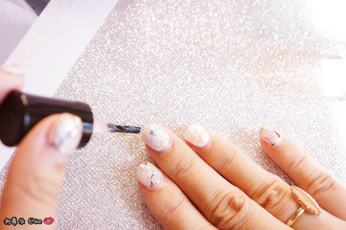 MILD%5CS曼思指緣修護油水性可剝健康指彩+2in1護甲13.JPG MILD%5CS曼思指緣修護油水性可剝健康指彩+2in1護甲13.JPG