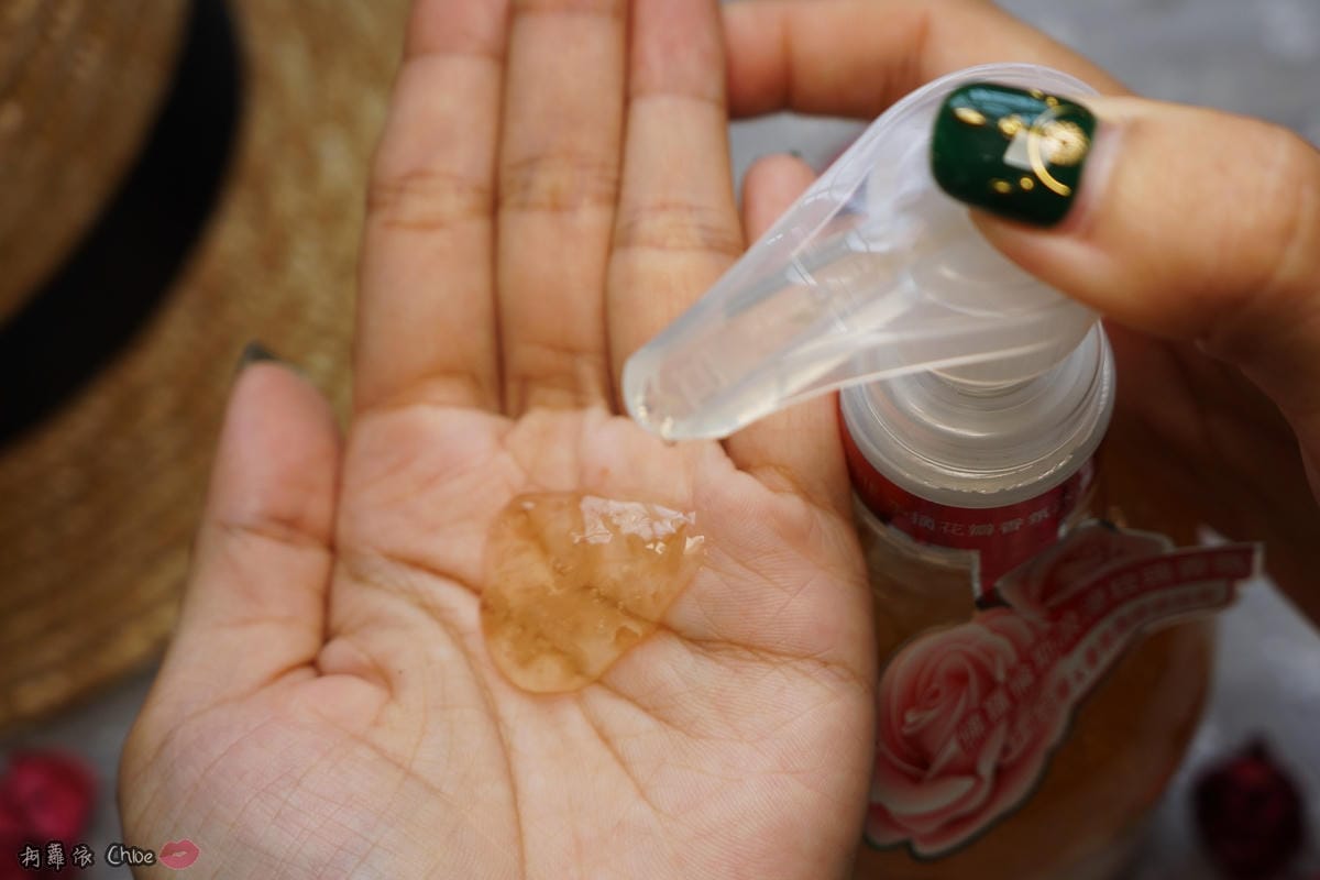 Kustie蔻斯汀手摘花瓣香氛沐浴露晨露玫瑰清新茉莉拂曉櫻花薰衣草星空13.JPG Kustie蔻斯汀手摘花瓣香氛沐浴露晨露玫瑰清新茉莉拂曉櫻花薰衣草星空13.JPG