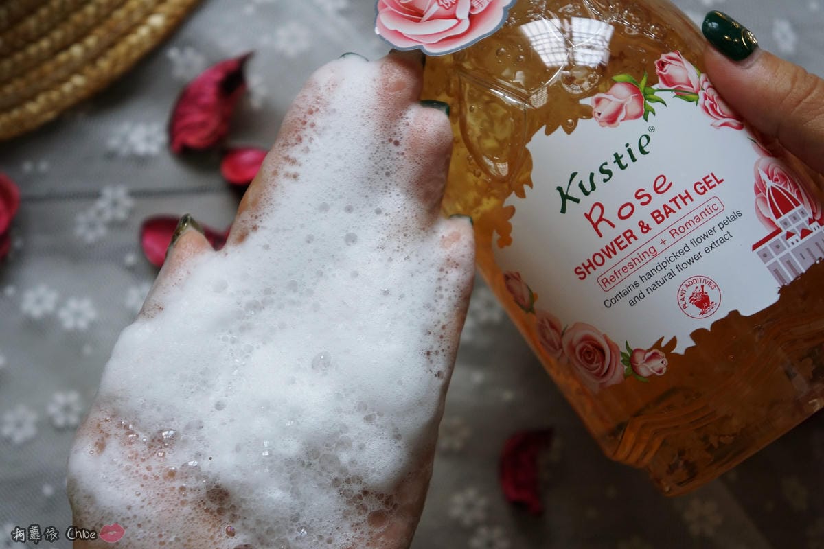 Kustie蔻斯汀手摘花瓣香氛沐浴露晨露玫瑰清新茉莉拂曉櫻花薰衣草星空14.JPG Kustie蔻斯汀手摘花瓣香氛沐浴露晨露玫瑰清新茉莉拂曉櫻花薰衣草星空14.JPG