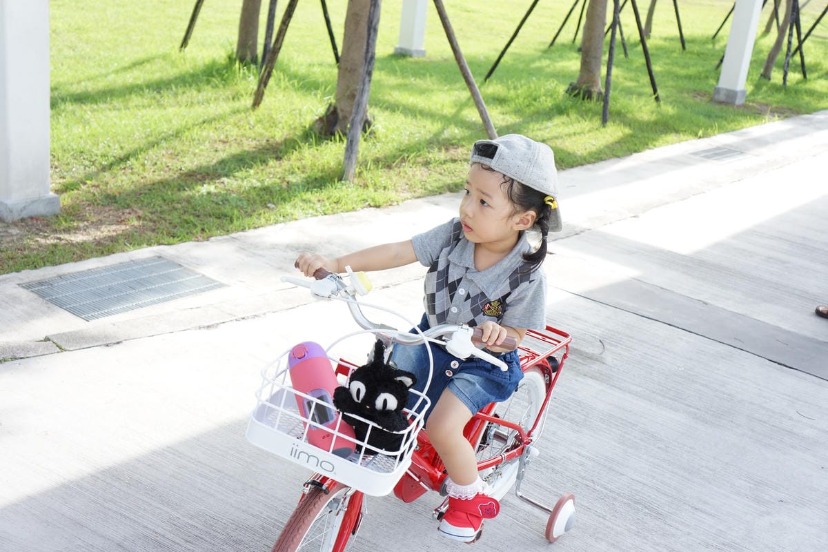 Gululu水精靈 彈蓋互動式故事水壺-- Gululu Talk2018 新品1.JPG Gululu水精靈 彈蓋互動式故事水壺-- Gululu Talk2018 新品1.JPG