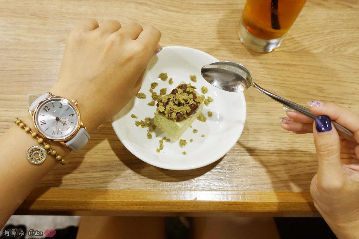 RELAX TIME 復古甜美錶款 Retro lady (RT-70-5)玫瑰金x藍灰 穿搭開箱 8.JPG RELAX TIME 復古甜美錶款 Retro lady (RT-70-5)玫瑰金x藍灰 穿搭開箱 8.JPG