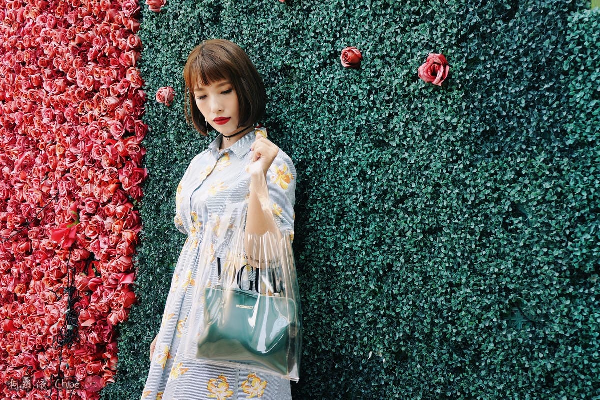 VOGUE 8月號PVC時尚透明手提袋 今年時尚單品必入手7.JPG