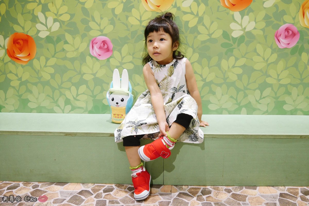 第二代芽比兔故事機(粉紅) + 台灣製造Hello Kitty音樂故事棒 開箱分享23.JPG 第二代芽比兔故事機(粉紅) + 台灣製造Hello Kitty音樂故事棒 開箱分享23.JPG