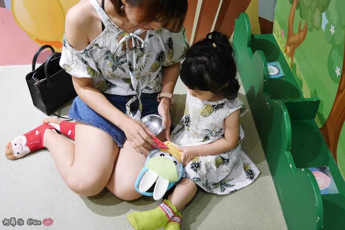 第二代芽比兔故事機(粉紅) + 台灣製造Hello Kitty音樂故事棒 開箱分享15A.JPG 第二代芽比兔故事機(粉紅) + 台灣製造Hello Kitty音樂故事棒 開箱分享15A.JPG