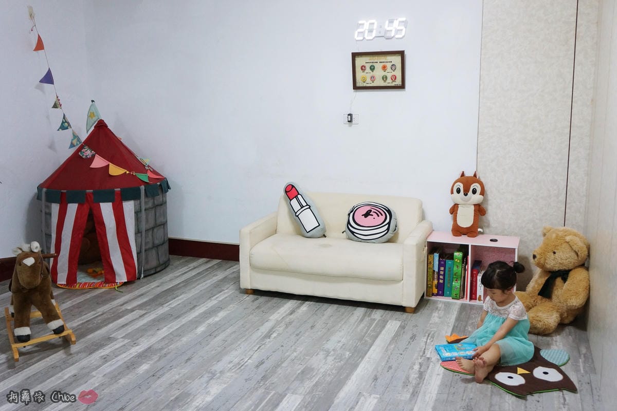 裝潢改造地板裝修富銘地板高雄富銘地板歐洲品牌地板免費到府安裝丈量1.JPG 裝潢改造地板裝修富銘地板高雄富銘地板歐洲品牌地板免費到府安裝丈量1.JPG