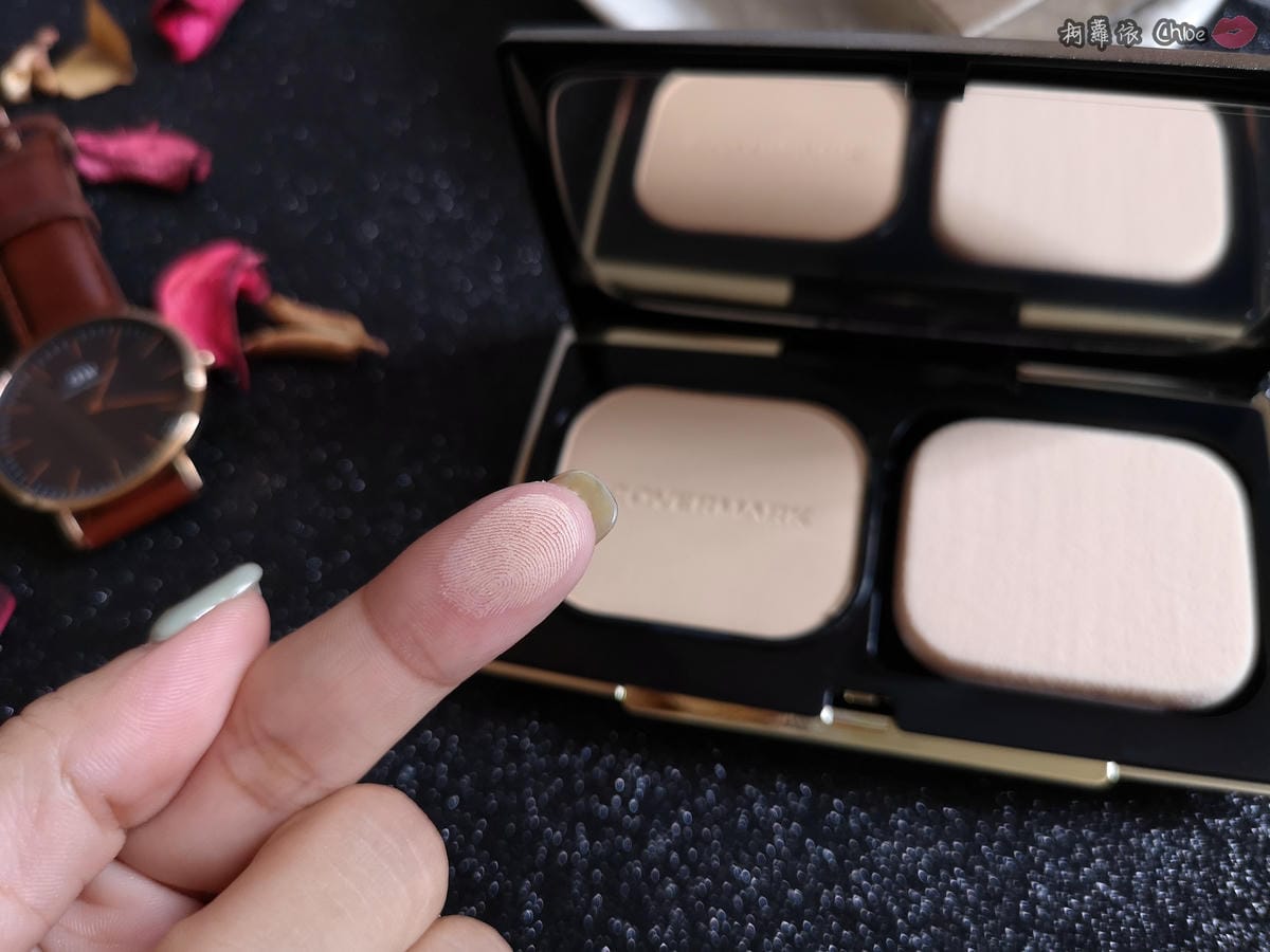 日常妝容 快速完妝不NG!我的底妝越夜越美麗 COVERMARK 緋色光燦唇膏 柔紗潤澤粉底5A.jpg 日常妝容 快速完妝不NG!我的底妝越夜越美麗 COVERMARK 緋色光燦唇膏 柔紗潤澤粉底5A.jpg