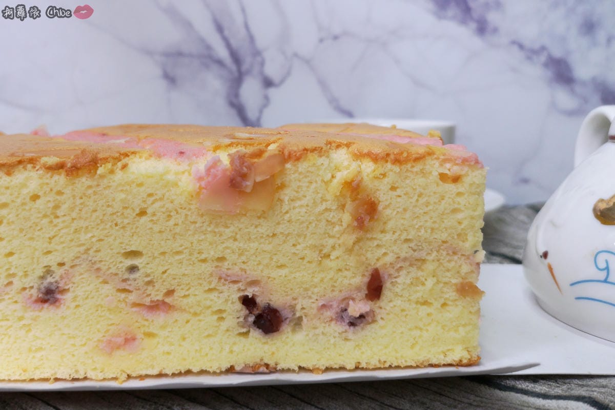 台南甜點 吉田家烘焙坊 古早味蛋糕 用料超實在!鹹蛋奶酥 蜂蜜芋頭必吃 熔岩巧克力小朋友最愛12.jpg 台南甜點 吉田家烘焙坊 古早味蛋糕 用料超實在!鹹蛋奶酥 蜂蜜芋頭必吃 熔岩巧克力小朋友最愛12.jpg