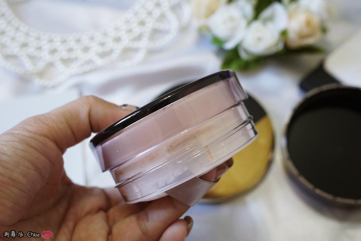 底妝經得起考驗!高遮瑕 保濕,塑造新肌感COVERMARK水漾嫩肌鑽石光無瑕粉霜 水漾嫩肌鑽石光蜜粉14.JPG 底妝經得起考驗!高遮瑕 保濕,塑造新肌感COVERMARK水漾嫩肌鑽石光無瑕粉霜 水漾嫩肌鑽石光蜜粉14.JPG