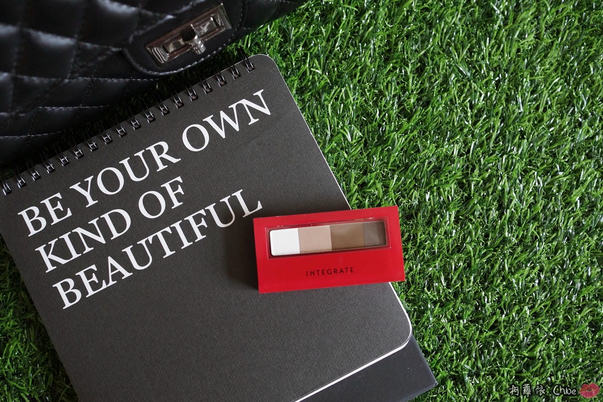 兩款眉型分享!重點打亮X鼻影修容X描繪自然眉型一盒完成!INTEGRATE櫻特芮極緻立體四色眉粉盒持久不掉色1.JPG 兩款眉型分享!重點打亮X鼻影修容X描繪自然眉型一盒完成!INTEGRATE櫻特芮極緻立體四色眉粉盒持久不掉色1.JPG