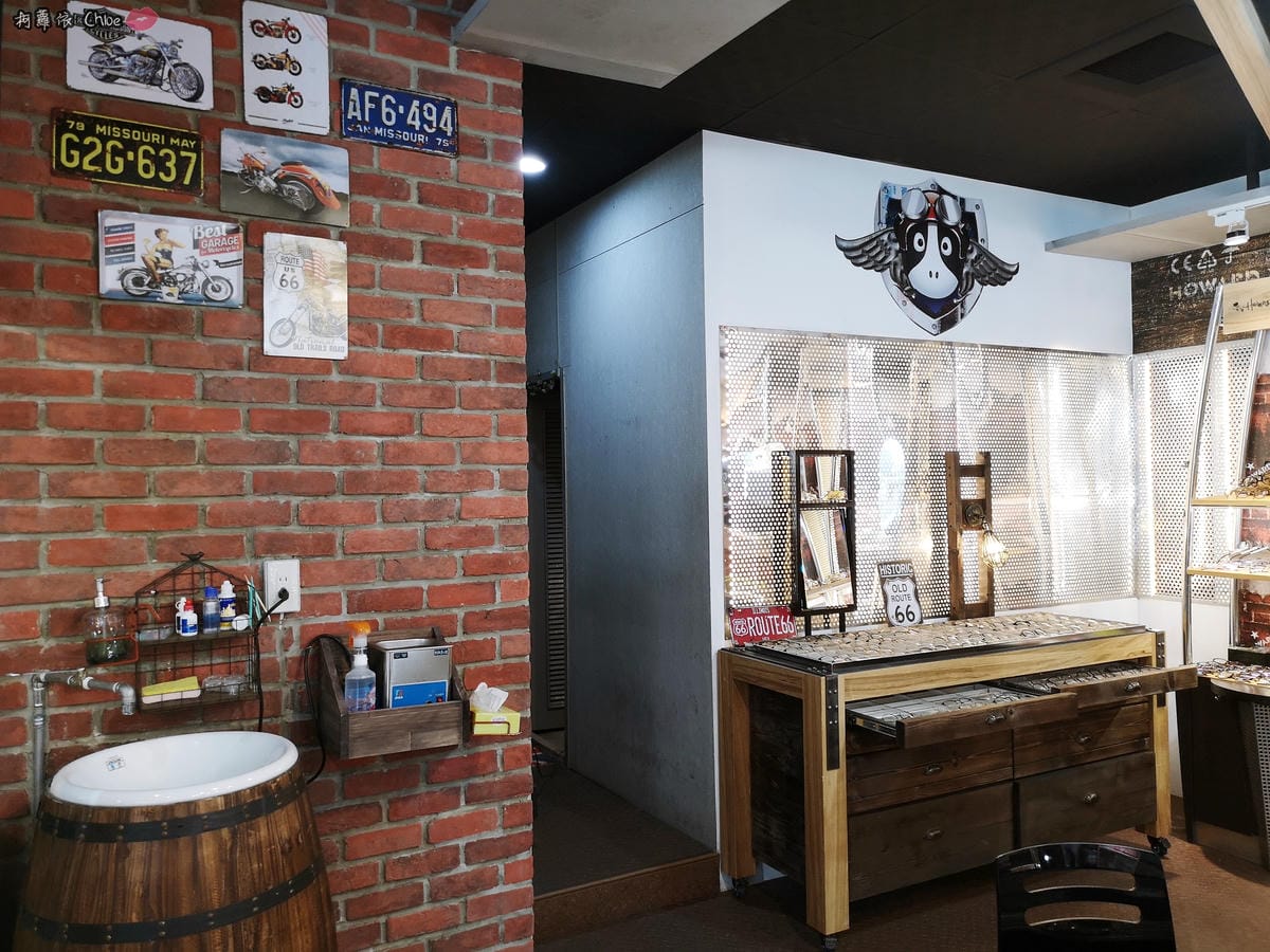 台南眼鏡 時尚穿搭必備!眼鏡就到仁愛眼鏡Xoptical享受親切服務 快時尚 一家配鏡全省服務7A.jpg 台南眼鏡 時尚穿搭必備!眼鏡就到仁愛眼鏡Xoptical享受親切服務 快時尚 一家配鏡全省服務7A.jpg