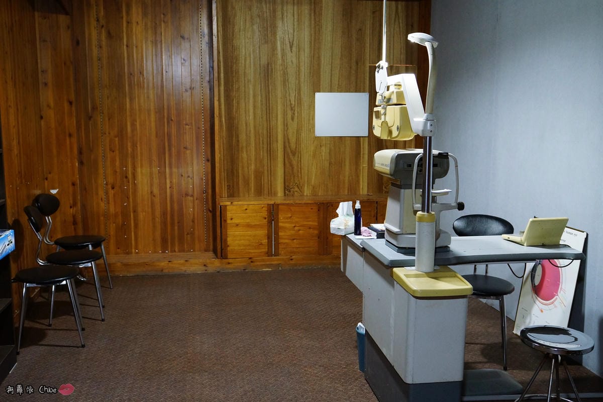 台南眼鏡 時尚穿搭必備!眼鏡就到仁愛眼鏡Xoptical享受親切服務 快時尚 一家配鏡全省服務38.JPG 台南眼鏡 時尚穿搭必備!眼鏡就到仁愛眼鏡Xoptical享受親切服務 快時尚 一家配鏡全省服務38.JPG