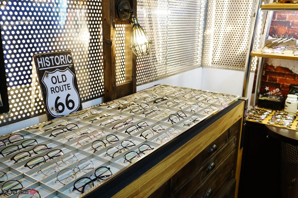 台南眼鏡 時尚穿搭必備!眼鏡就到仁愛眼鏡Xoptical享受親切服務 快時尚 一家配鏡全省服務3.JPG 台南眼鏡 時尚穿搭必備!眼鏡就到仁愛眼鏡Xoptical享受親切服務 快時尚 一家配鏡全省服務3.JPG
