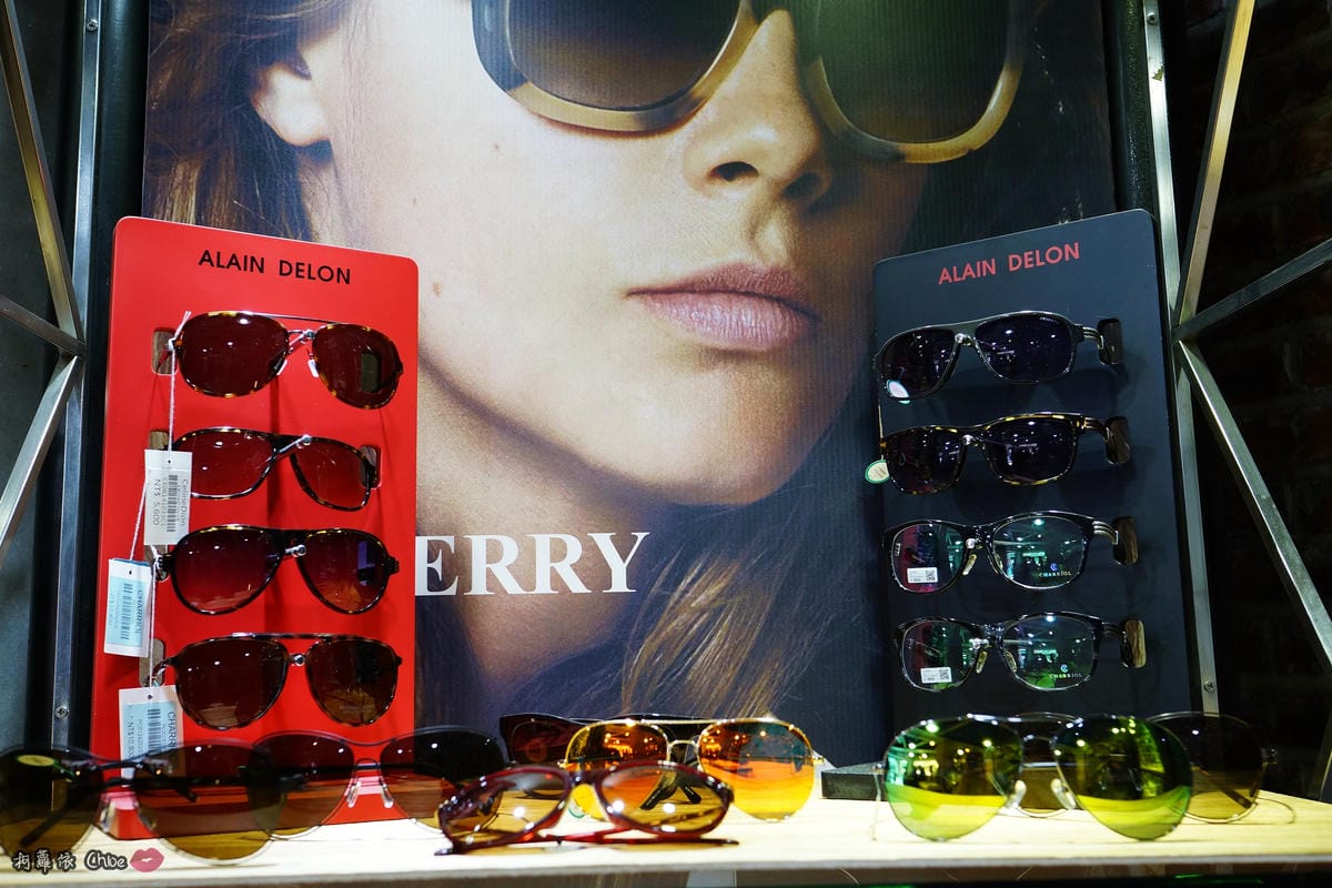 台南眼鏡 時尚穿搭必備!眼鏡就到仁愛眼鏡Xoptical享受親切服務 快時尚 一家配鏡全省服務47.JPG 台南眼鏡 時尚穿搭必備!眼鏡就到仁愛眼鏡Xoptical享受親切服務 快時尚 一家配鏡全省服務47.JPG