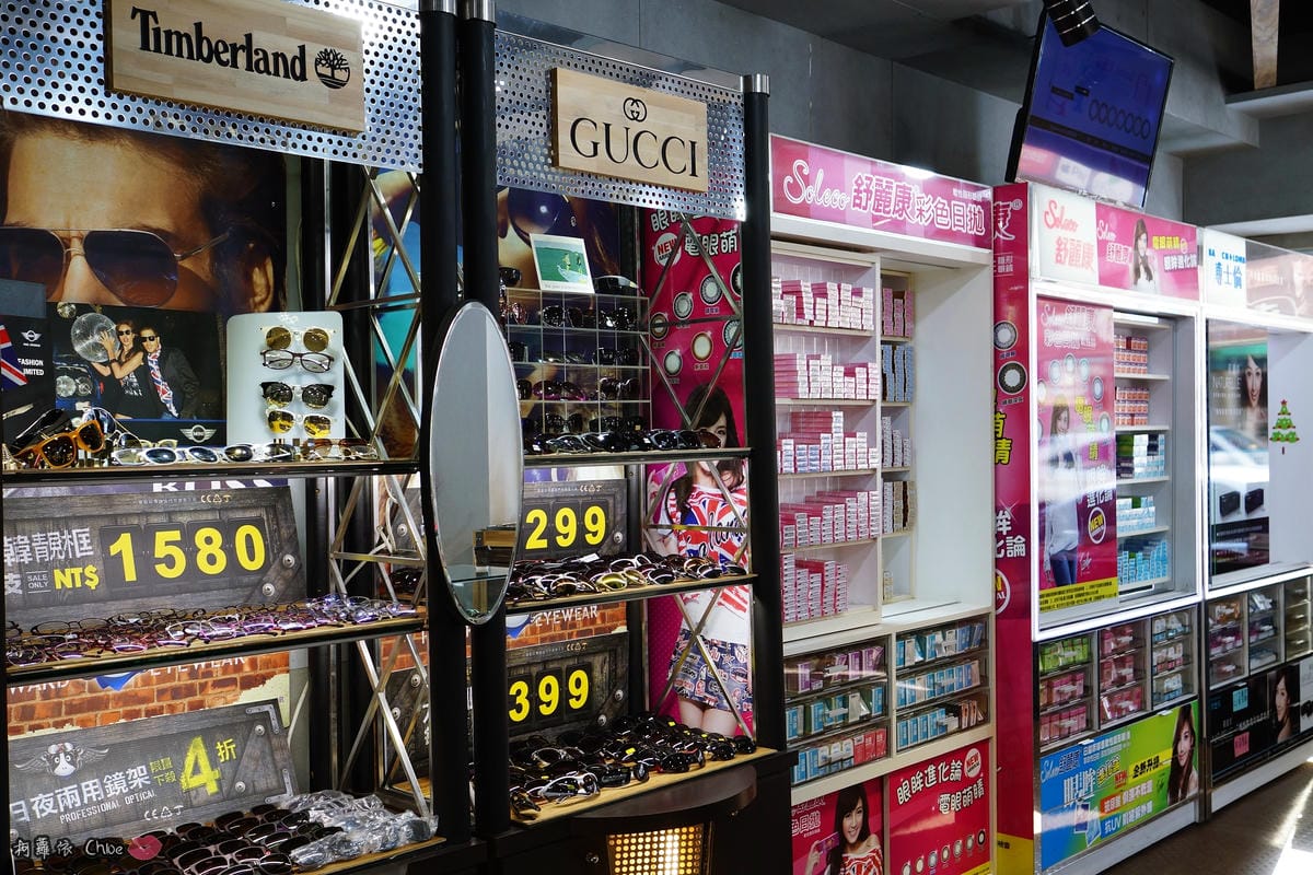 台南眼鏡 時尚穿搭必備!眼鏡就到仁愛眼鏡Xoptical享受親切服務 快時尚 一家配鏡全省服務36.JPG 台南眼鏡 時尚穿搭必備!眼鏡就到仁愛眼鏡Xoptical享受親切服務 快時尚 一家配鏡全省服務36.JPG