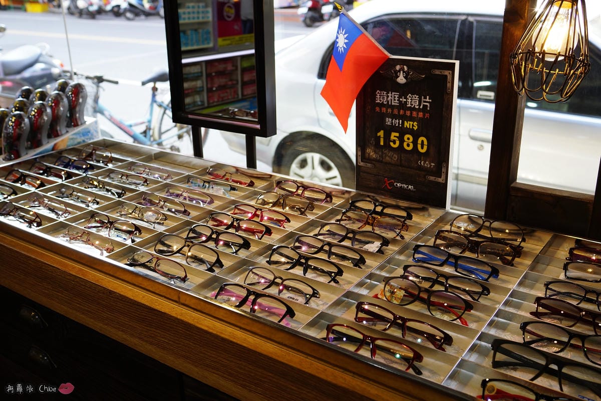 台南眼鏡 時尚穿搭必備!眼鏡就到仁愛眼鏡Xoptical享受親切服務 快時尚 一家配鏡全省服務31.JPG 台南眼鏡 時尚穿搭必備!眼鏡就到仁愛眼鏡Xoptical享受親切服務 快時尚 一家配鏡全省服務31.JPG