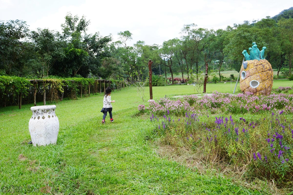屏東一日遊 185沿山觀光郵輪巴士隨著巴士定點玩透透 親子旅行 山川琉璃吊橋美景➡️隘寮勝利門➡️ 銘泉生態休閒農場Y➡️萬金教堂➡️赤山社區黑搓巧34.JPG