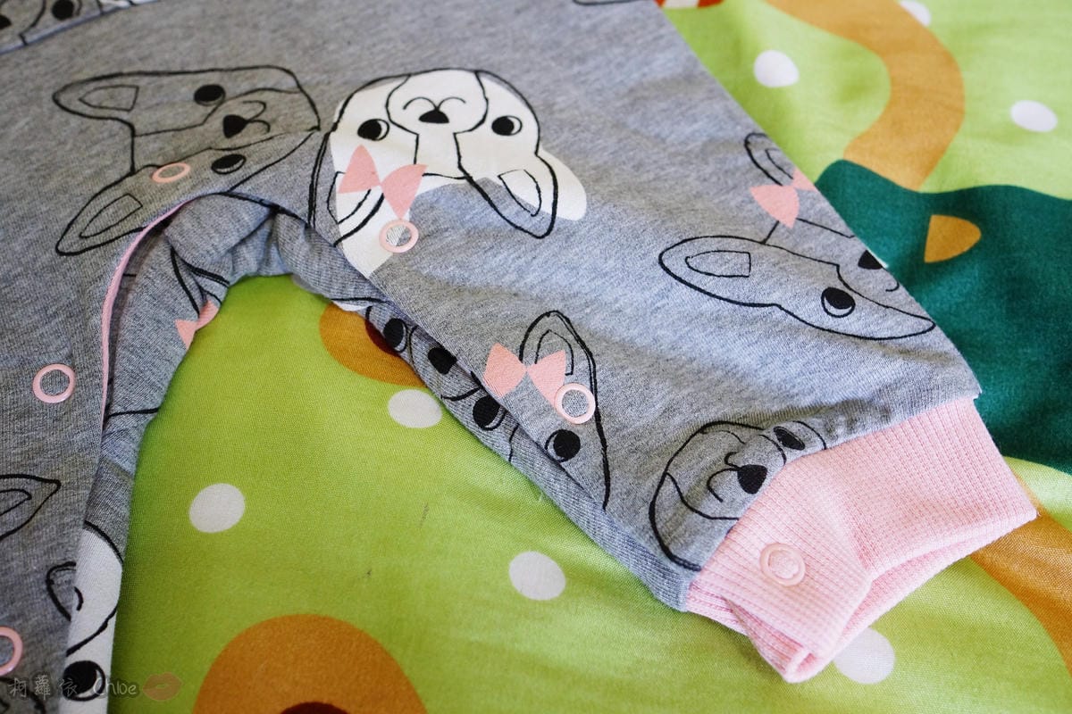 穿搭 讓寶貝穿得舒適又好看!時尚潮流姊妹裝Hallmark Babies潮流寶寶服飾系列6A.JPG 穿搭 讓寶貝穿得舒適又好看!時尚潮流姊妹裝Hallmark Babies潮流寶寶服飾系列6A.JPG