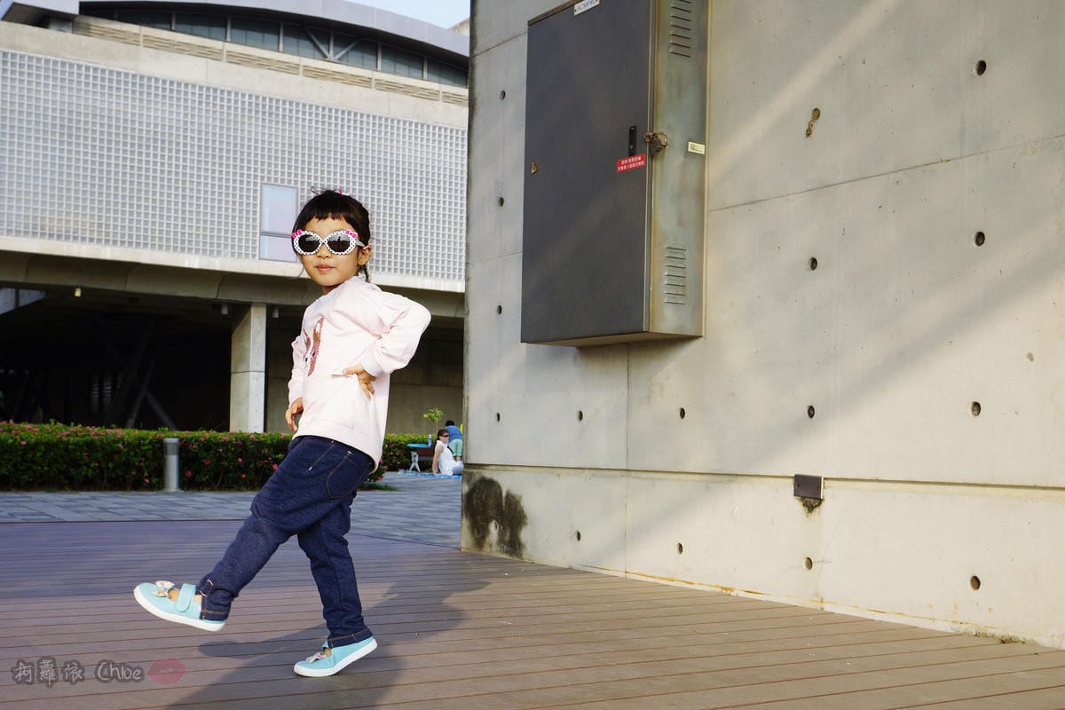 穿搭 讓寶貝穿得舒適又好看!時尚潮流姊妹裝Hallmark Babies潮流寶寶服飾系列28.JPG 穿搭 讓寶貝穿得舒適又好看!時尚潮流姊妹裝Hallmark Babies潮流寶寶服飾系列28.JPG