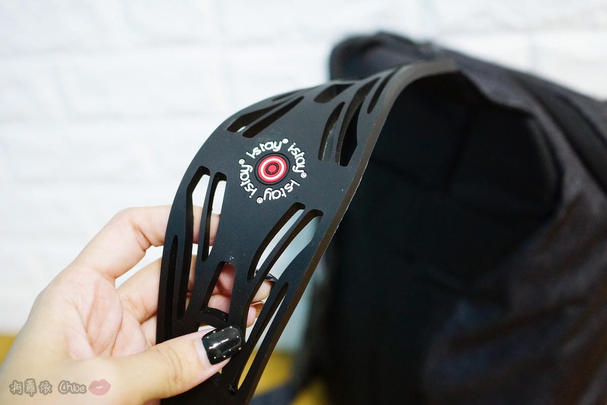 夠輕量、專利止滑背帶更好背!平板、筆記型電腦通通好收納。英國I-Stay 活力輕量電腦後背包12.JPG 夠輕量、專利止滑背帶更好背!平板、筆記型電腦通通好收納。英國I-Stay 活力輕量電腦後背包12.JPG