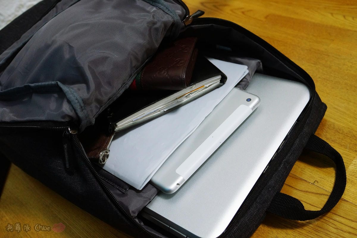 夠輕量、專利止滑背帶更好背!平板、筆記型電腦通通好收納。英國I-Stay 活力輕量電腦後背包8.JPG 夠輕量、專利止滑背帶更好背!平板、筆記型電腦通通好收納。英國I-Stay 活力輕量電腦後背包8.JPG