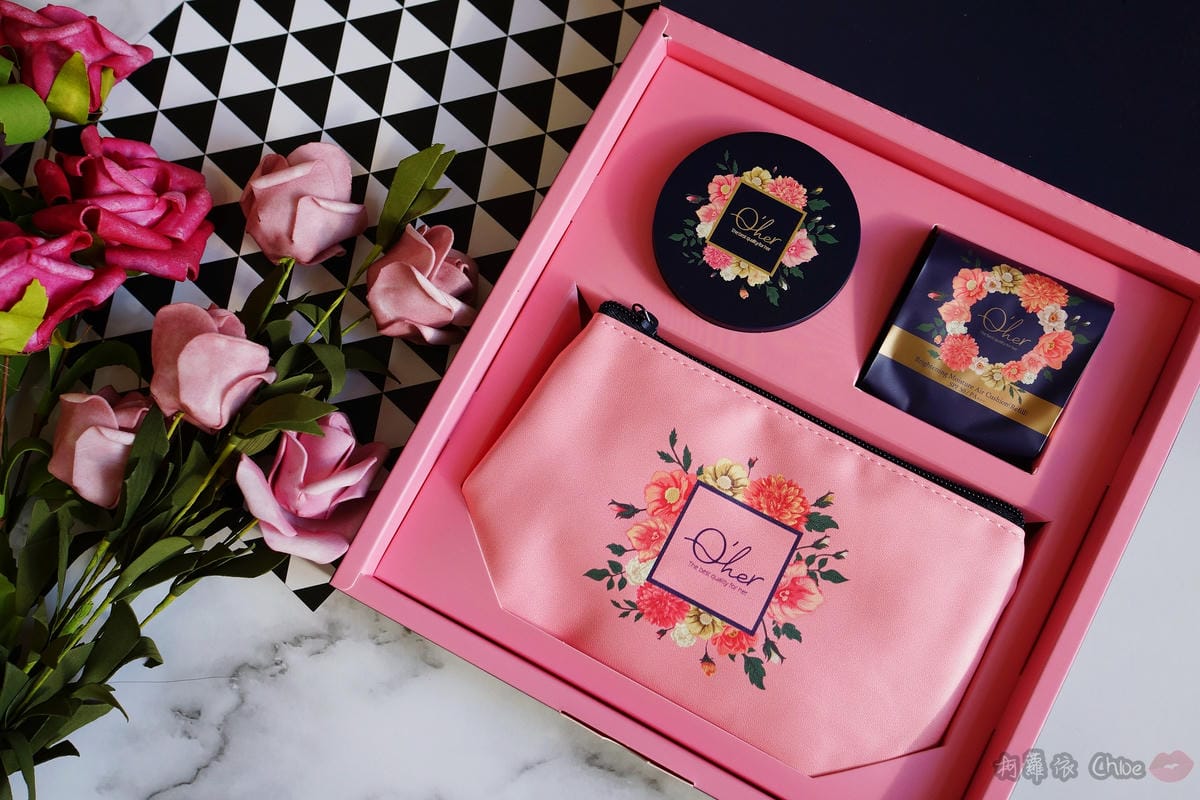 底妝 拍出微霧光好命肌!Q%5Cher皇家大理花裸光保濕氣墊粉餅2.JPG 底妝 拍出微霧光好命肌!Q%5Cher皇家大理花裸光保濕氣墊粉餅2.JPG