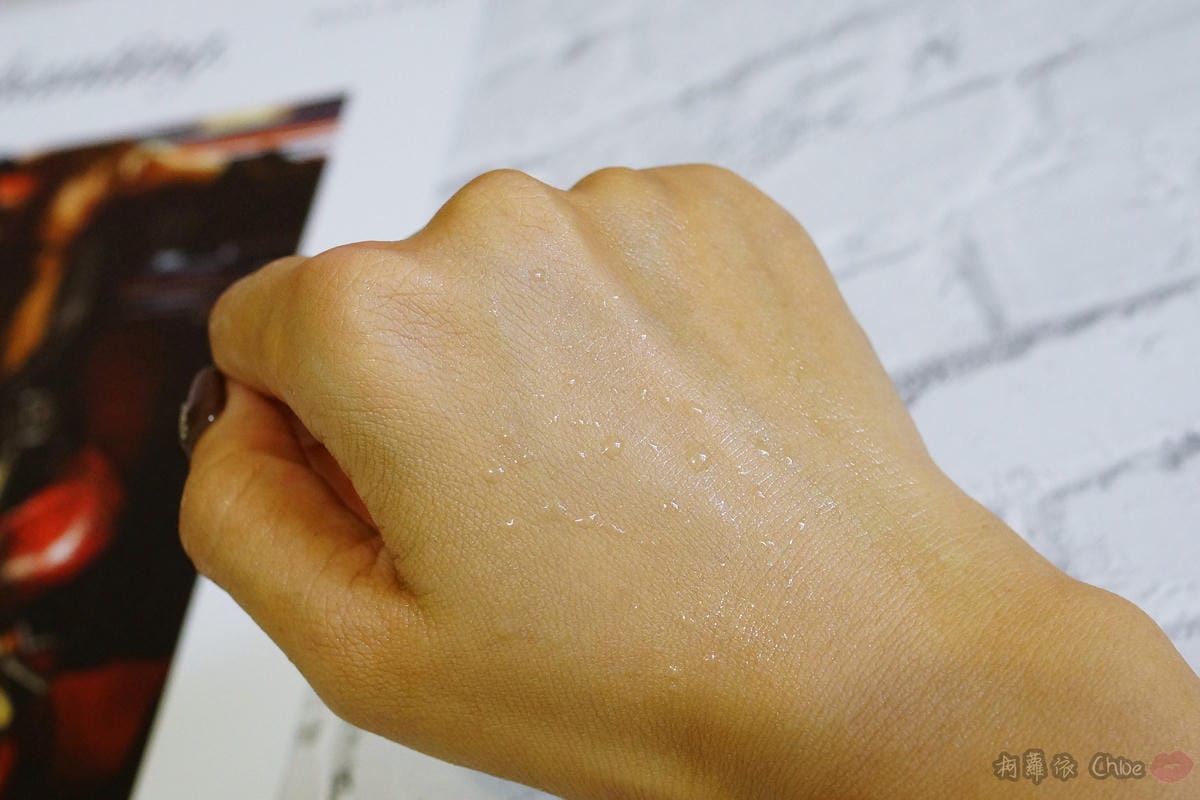 底妝 拍出微霧光好命肌!Q%5Cher皇家大理花裸光保濕氣墊粉餅13.JPG 底妝 拍出微霧光好命肌!Q%5Cher皇家大理花裸光保濕氣墊粉餅13.JPG