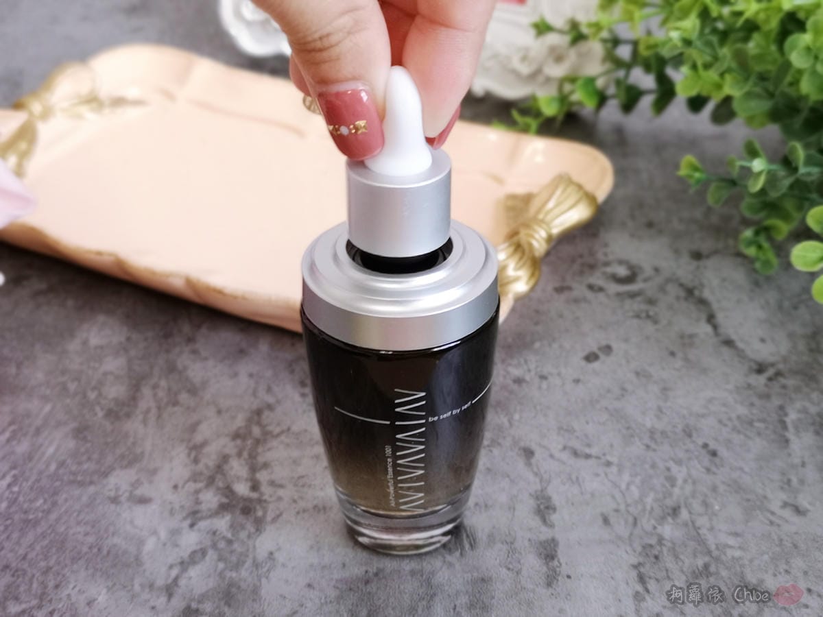 換季保養也能好easy 黑白兩瓶 讓肌膚不鬧脾氣 AVIVA完美多能量精華液+完美修護精華乳5.jpg