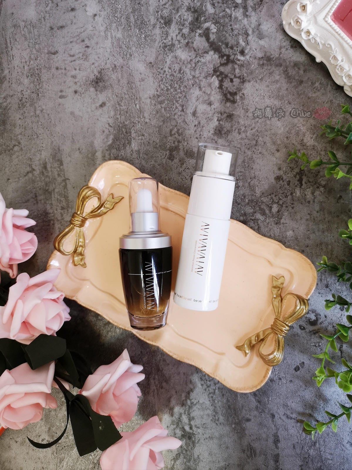 換季保養也能好easy 黑白兩瓶 讓肌膚不鬧脾氣 AVIVA完美多能量精華液+完美修護精華乳2.jpg