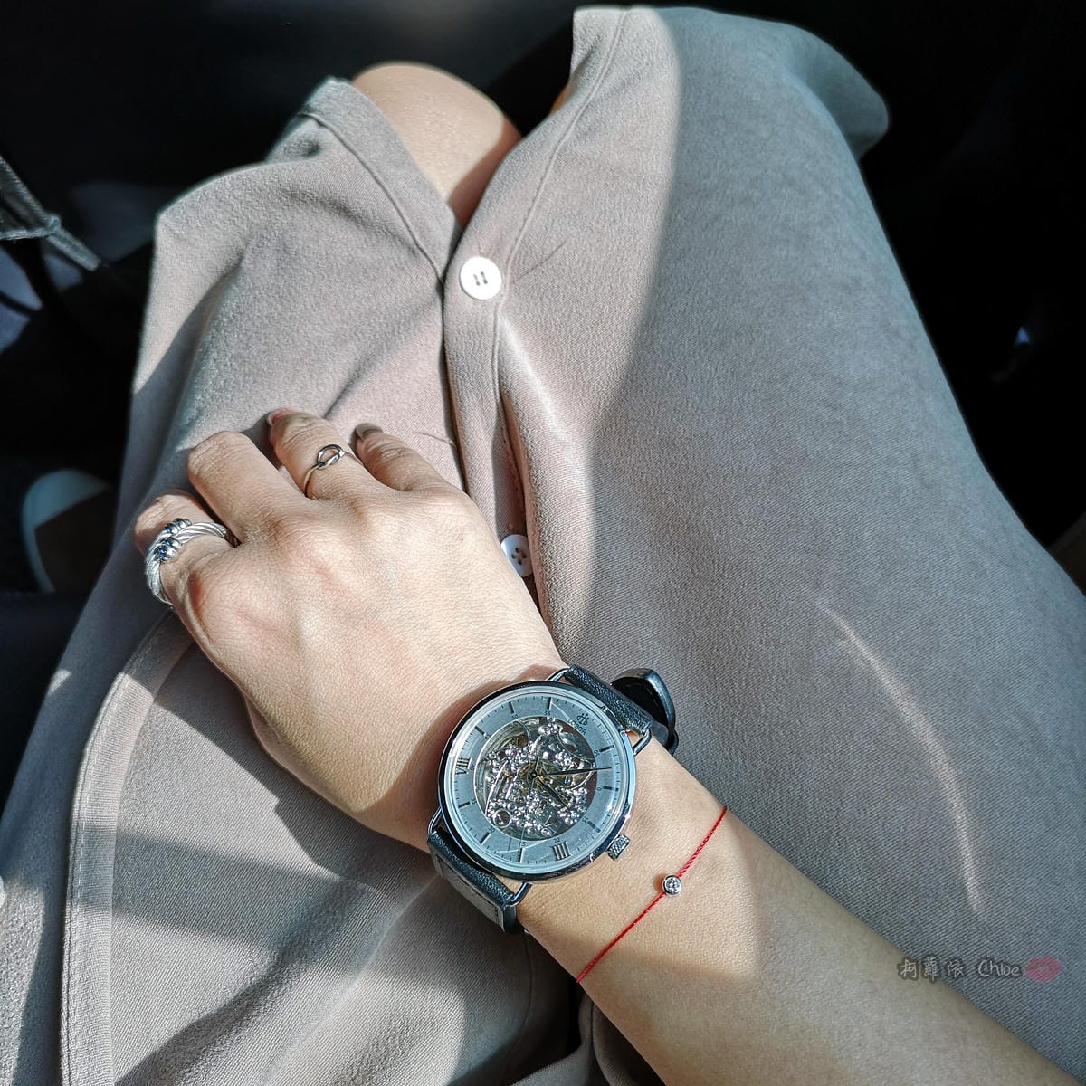 輕珠寶 紅遍時尚界的小鑽石紅繩讓穿搭好亮眼 Angemiel安婕米 鑽石紅繩手鍊 #手工珠寶#純銀飾品1a.jpg 輕珠寶 紅遍時尚界的小鑽石紅繩讓穿搭好亮眼 Angemiel安婕米 鑽石紅繩手鍊 #手工珠寶#純銀飾品1a.jpg