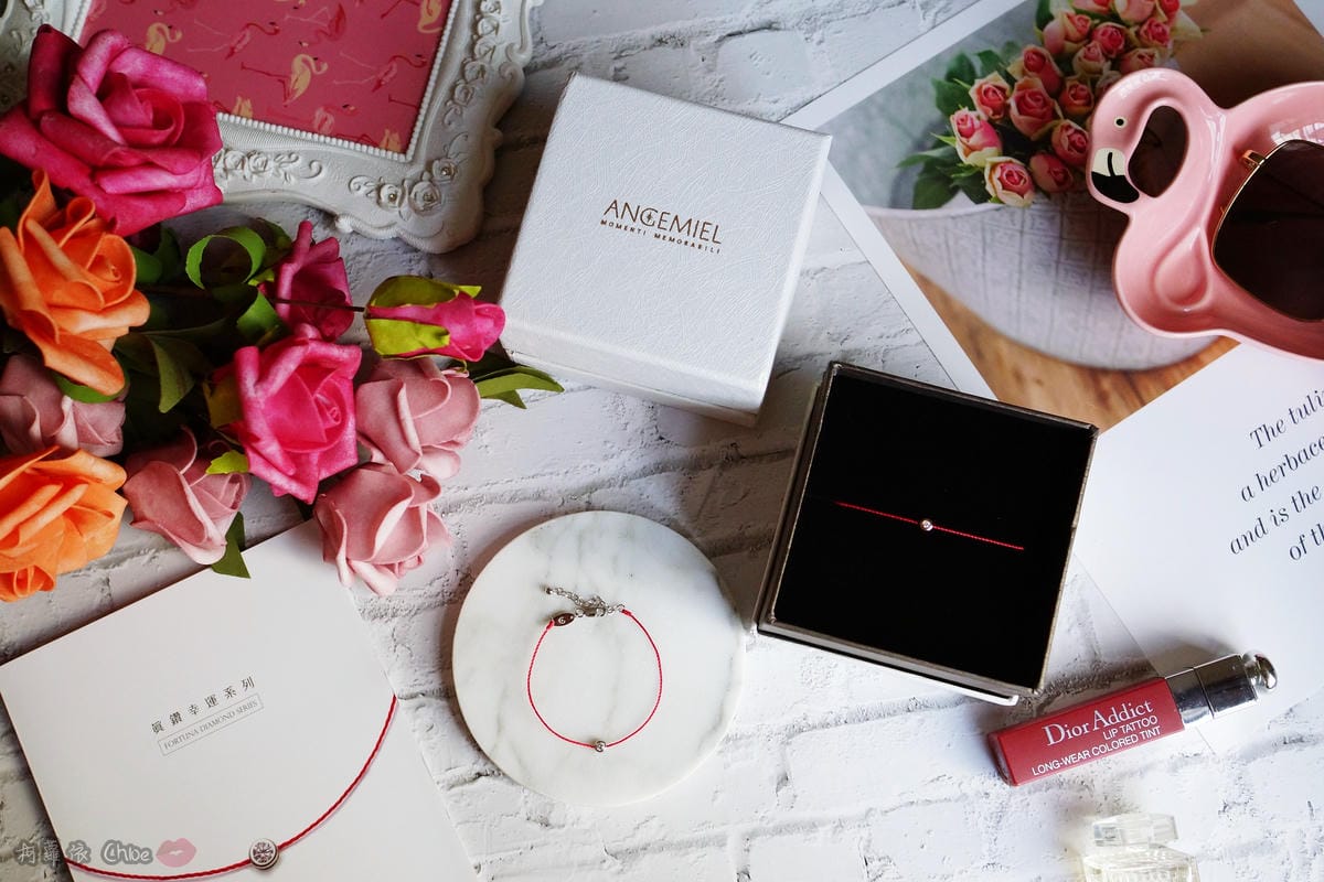 輕珠寶 紅遍時尚界的小鑽石紅繩讓穿搭好亮眼 Angemiel安婕米 鑽石紅繩手鍊 #手工珠寶#純銀飾品3.JPG 輕珠寶 紅遍時尚界的小鑽石紅繩讓穿搭好亮眼 Angemiel安婕米 鑽石紅繩手鍊 #手工珠寶#純銀飾品3.JPG