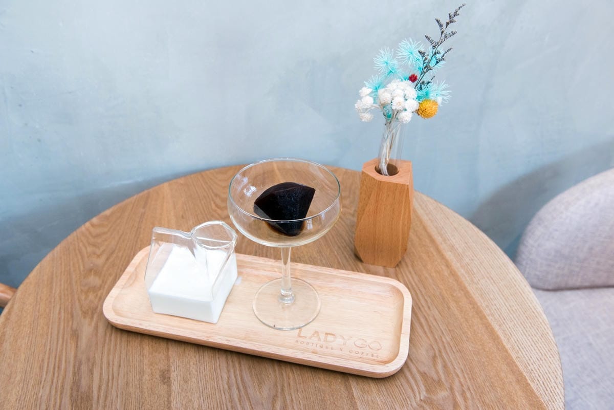 高雄服飾x咖啡 姊妹淘的專屬更衣間!LADYGO Boutique x Coffee 平價服飾咖啡複合概念店30.jpg 高雄服飾x咖啡 姊妹淘的專屬更衣間!LADYGO Boutique x Coffee 平價服飾咖啡複合概念店30.jpg