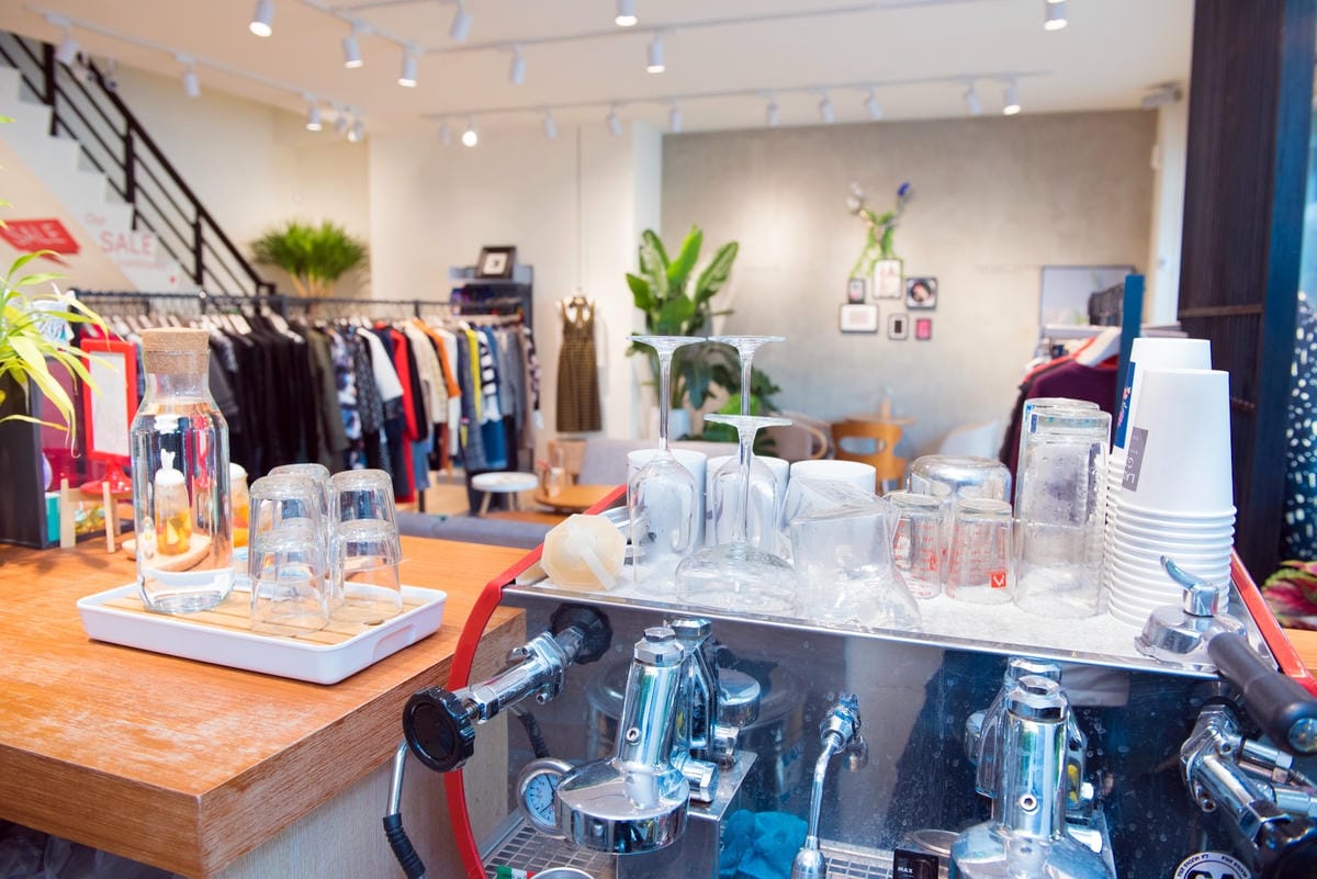 高雄服飾x咖啡 姊妹淘的專屬更衣間!LADYGO Boutique x Coffee 平價服飾咖啡複合概念店15.jpg 高雄服飾x咖啡 姊妹淘的專屬更衣間!LADYGO Boutique x Coffee 平價服飾咖啡複合概念店15.jpg