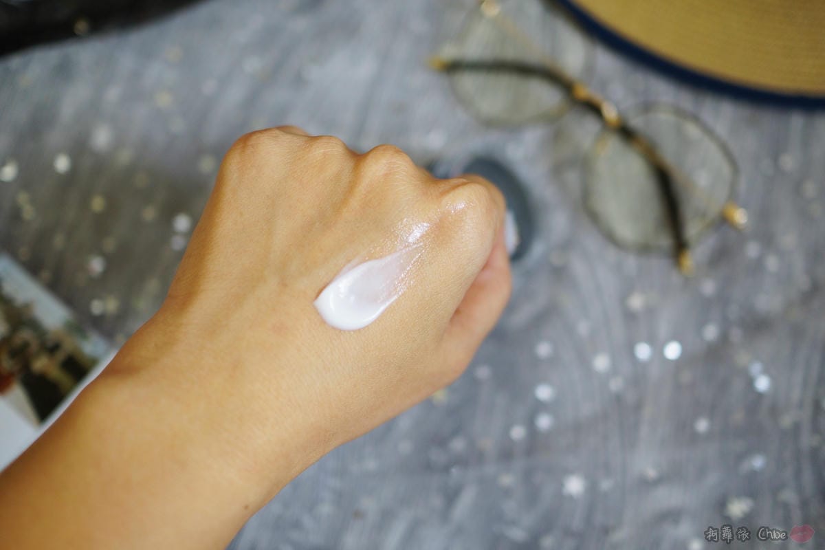 保養|AVIVA完美多元金量霜+ 口碑特優再升級!無油膩負擔感 日夜各一瓶AVIVA 多元乳霜&完美多元金量霜+8.JPG 保養|AVIVA完美多元金量霜+ 口碑特優再升級!無油膩負擔感 日夜各一瓶AVIVA 多元乳霜&完美多元金量霜+8.JPG