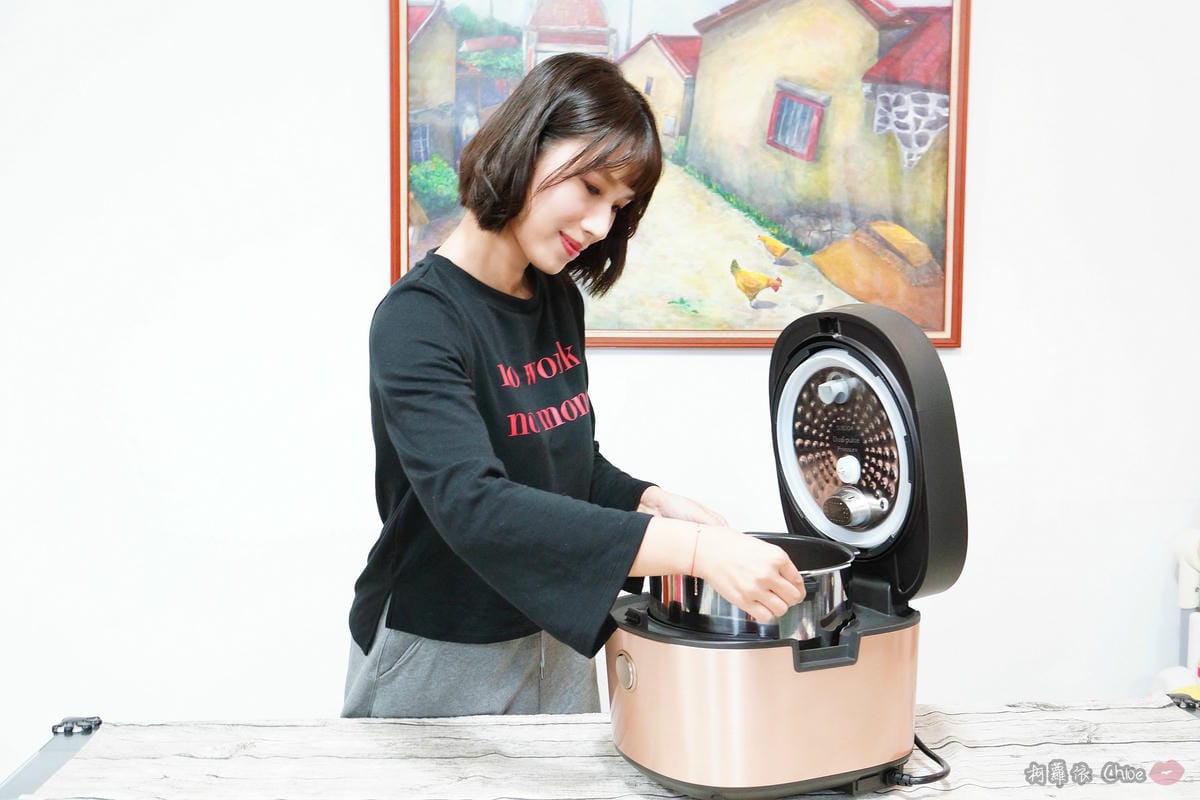 料理推薦 年菜有金小萬就搞定！飛利浦雙重脈衝智慧萬用鍋HD2195、廚神料理機HR776219.jpg