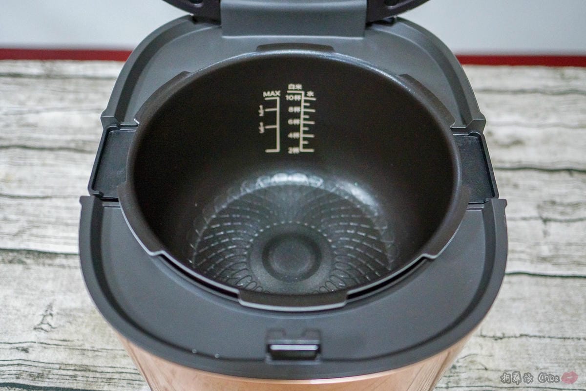 料理推薦 年菜有金小萬就搞定！飛利浦雙重脈衝智慧萬用鍋HD2195、廚神料理機HR77629.jpg