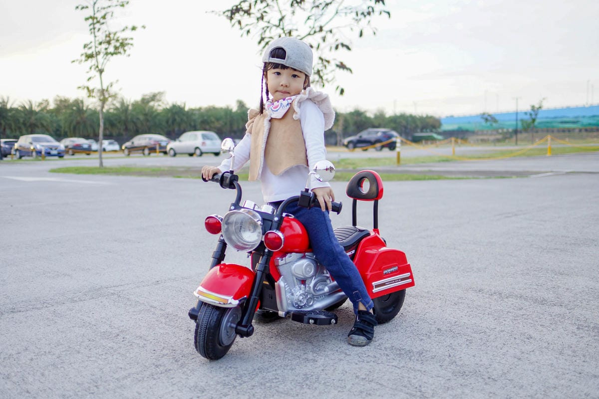 訓練寶貝的平衡感和方向感 !帥氣又拉風 kikimmy復古哈雷聲光電動摩托車33.jpg 訓練寶貝的平衡感和方向感 !帥氣又拉風 kikimmy復古哈雷聲光電動摩托車33.jpg