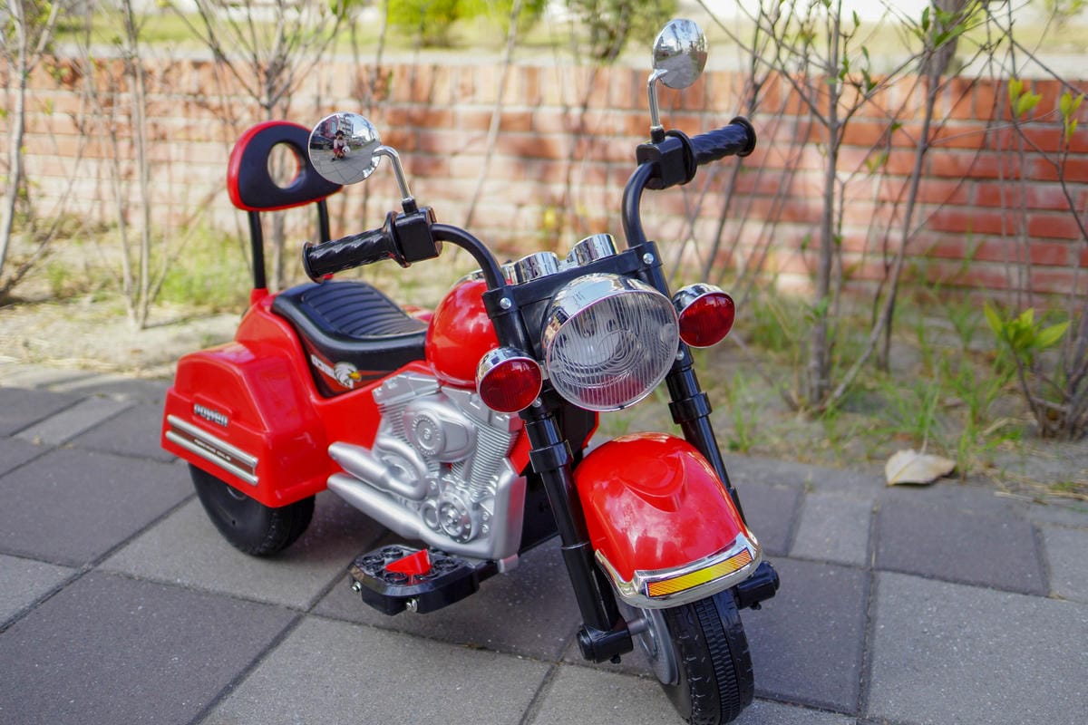 訓練寶貝的平衡感和方向感 !帥氣又拉風 kikimmy復古哈雷聲光電動摩托車8.jpg 訓練寶貝的平衡感和方向感 !帥氣又拉風 kikimmy復古哈雷聲光電動摩托車8.jpg