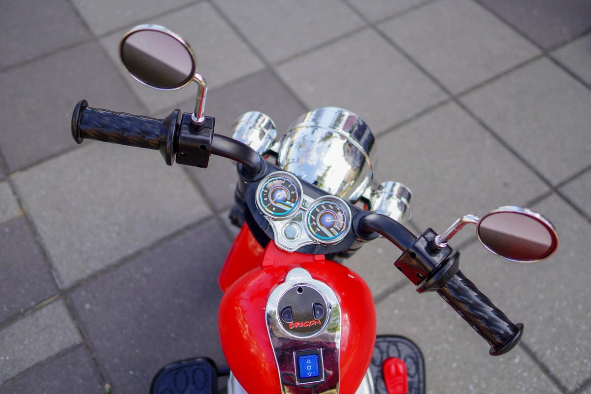 訓練寶貝的平衡感和方向感 !帥氣又拉風 kikimmy復古哈雷聲光電動摩托車9.jpg 訓練寶貝的平衡感和方向感 !帥氣又拉風 kikimmy復古哈雷聲光電動摩托車9.jpg