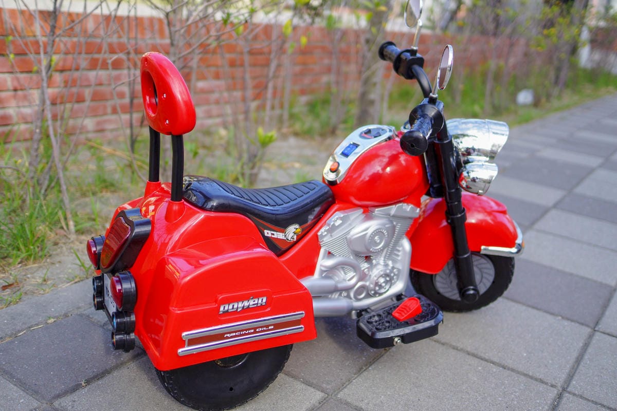 訓練寶貝的平衡感和方向感 !帥氣又拉風 kikimmy復古哈雷聲光電動摩托車20.jpg 訓練寶貝的平衡感和方向感 !帥氣又拉風 kikimmy復古哈雷聲光電動摩托車20.jpg